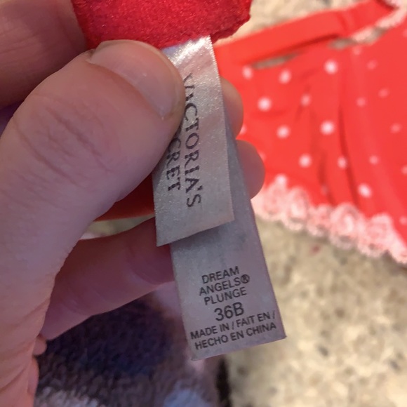Victoria’s Secret Bra Lot! Only worn 2 or 3 times each, they’re still perfect!! - Picture 6 of 8
